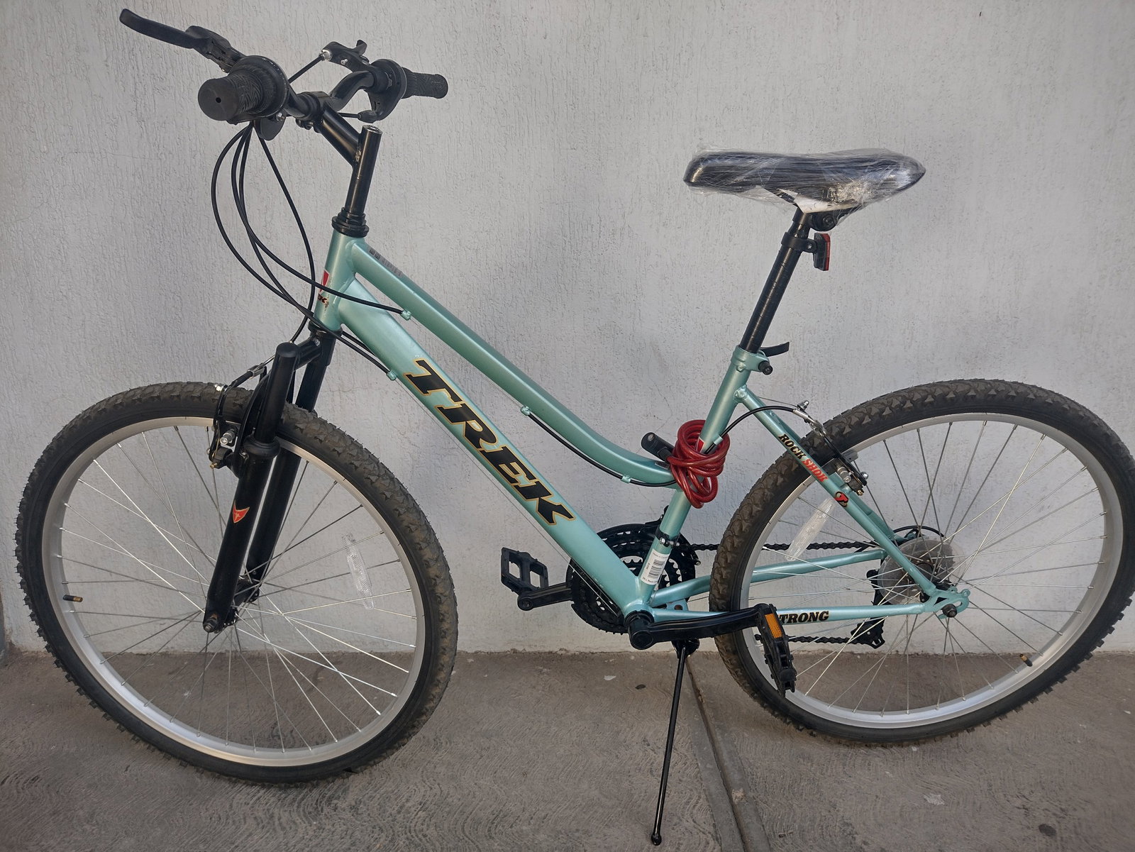 Bicicleta R26 Trek color agua marina en excelente estado