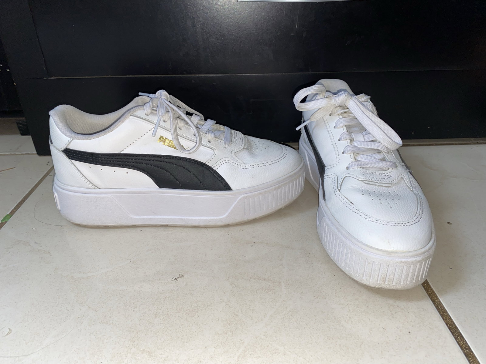 Tenis Puma Blancos con Negro - Buen Estado
