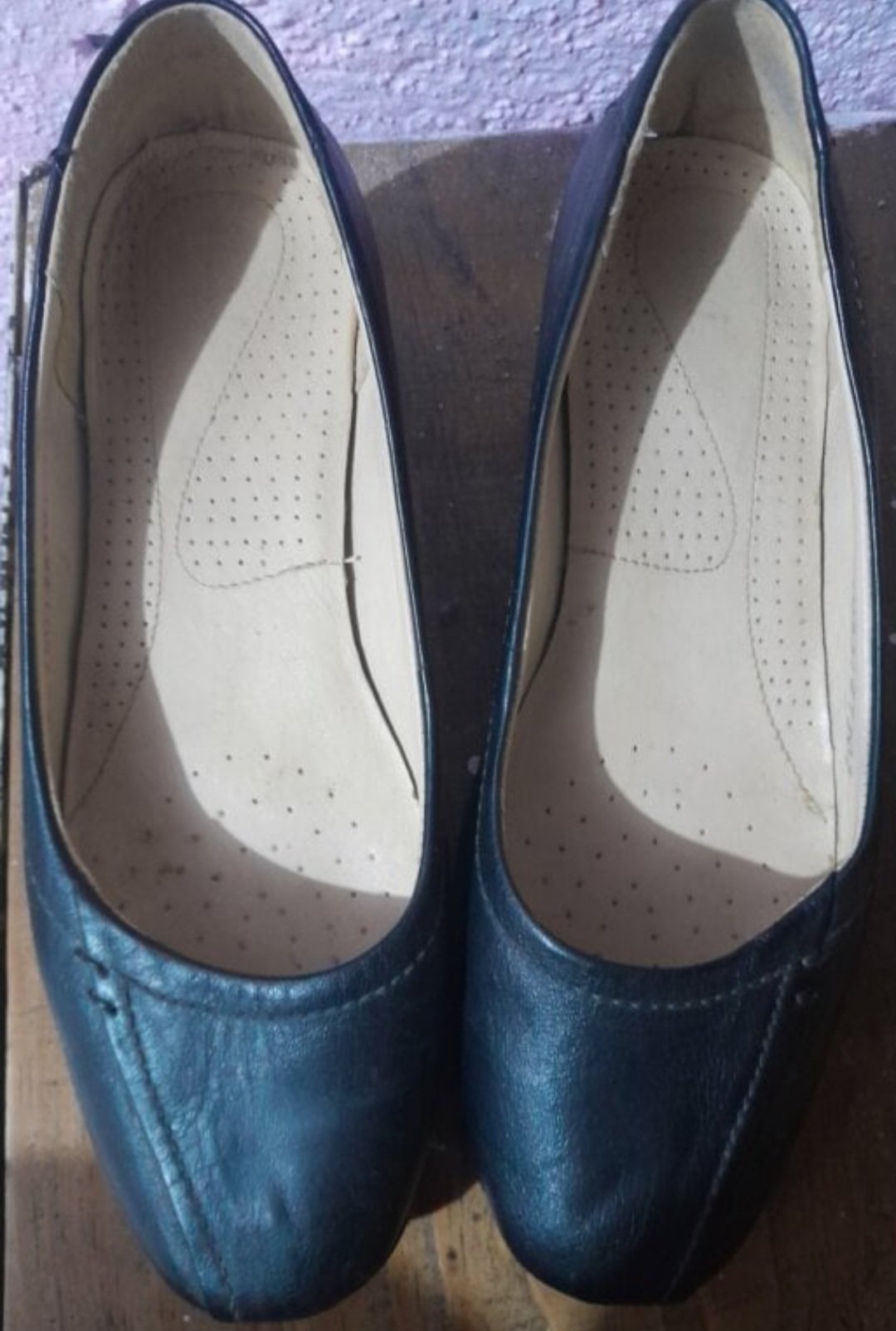Zapatos casuales con tacón color negro 