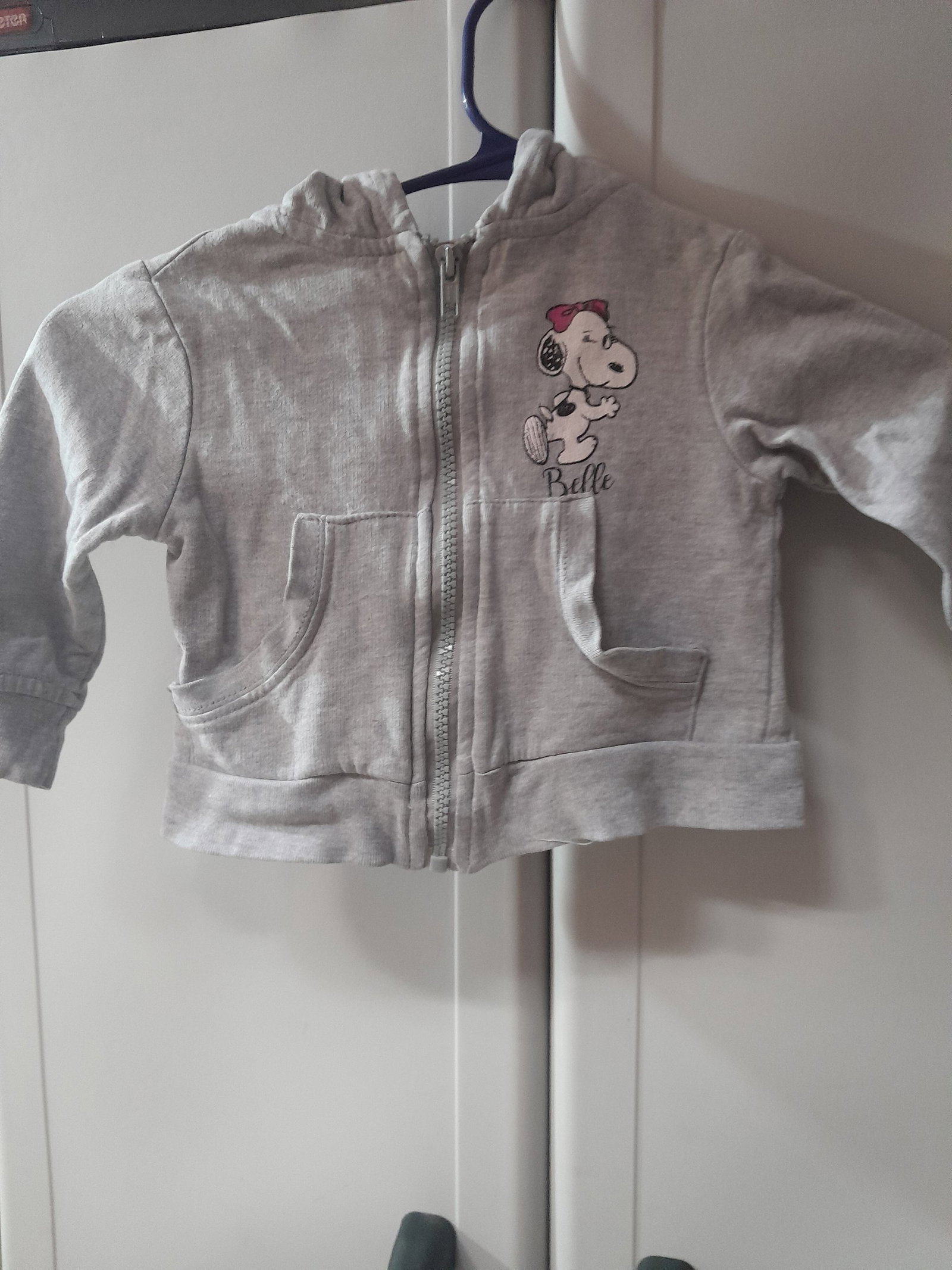 Chamarra de bebé Snoopy Belle en excelente estado