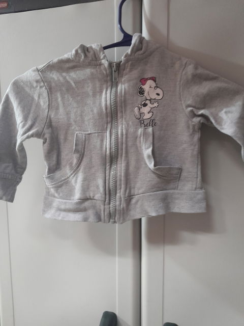Chamarra de bebé Snoopy Belle en excelente estado