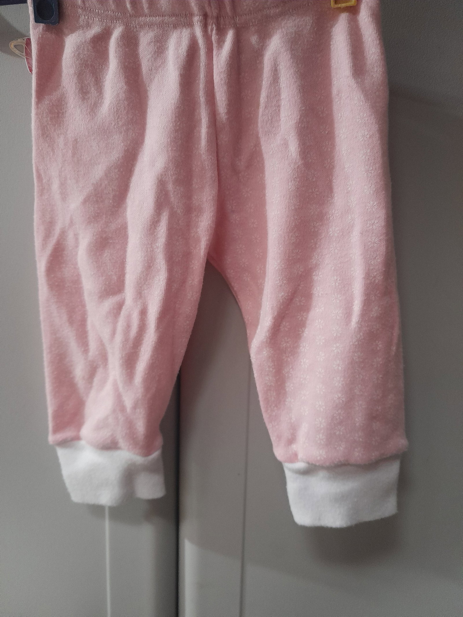 Pantalón para bebé color rosa 3 meses