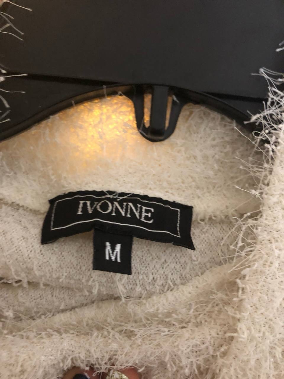 Suéter de mujer Ivonne color crema talla M