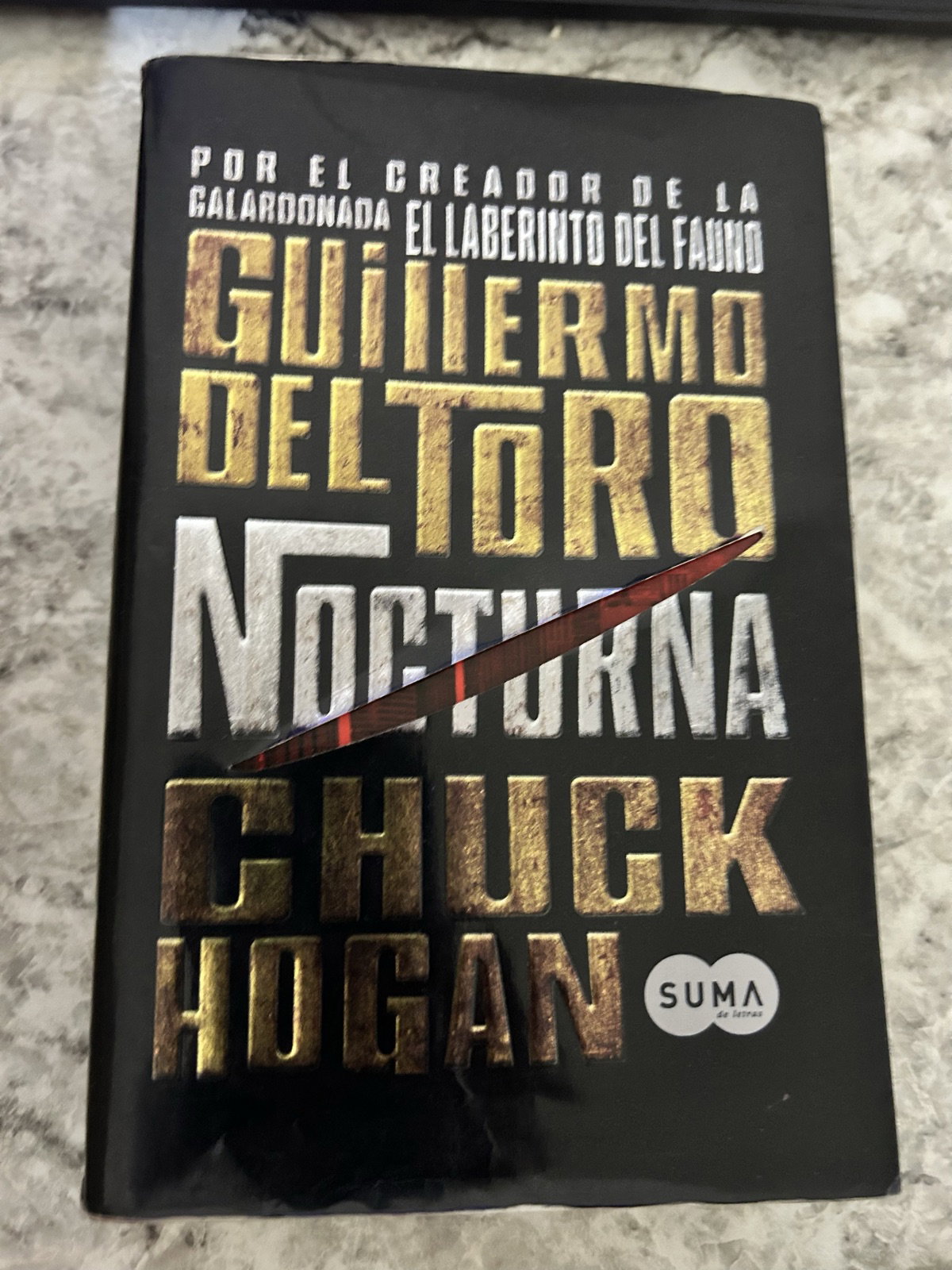 Nocturna de Guillermo del Toro y Chuck Hogan