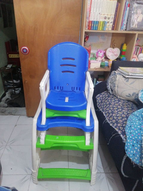Silla para bebé con charola y función de escritorio