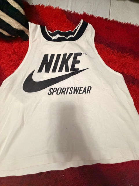 Playera sin mangas Nike Sportswear