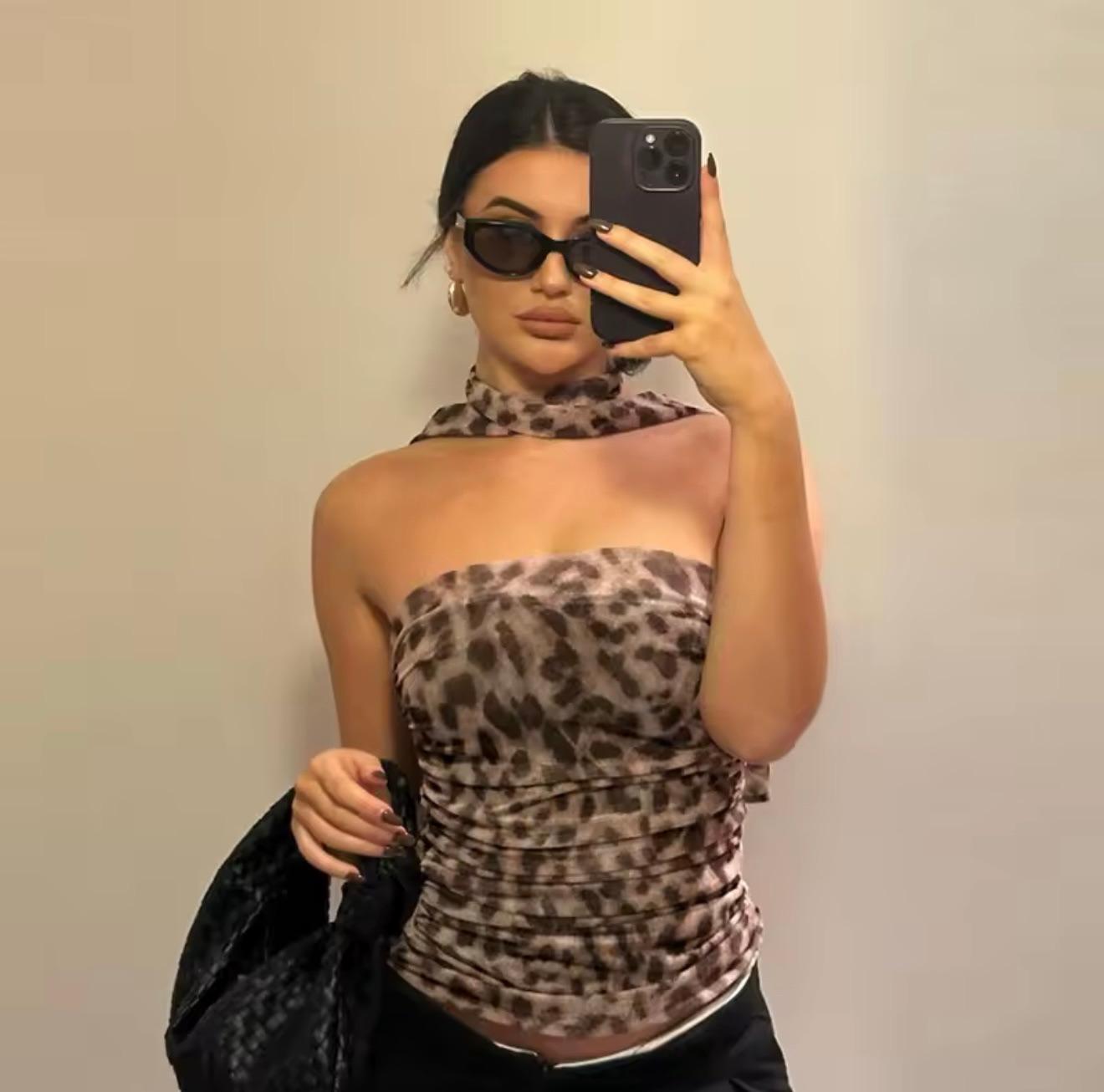 Top Animal Print con Bufanda Integrada