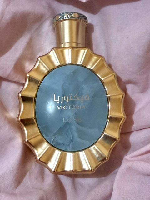 Perfume Lattafa Victoria 100ml en excelente estado