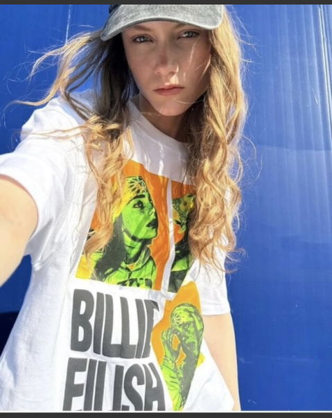 Playera Oversize Billie Eilish con Estampado Colorido - Nueva con Etiqueta