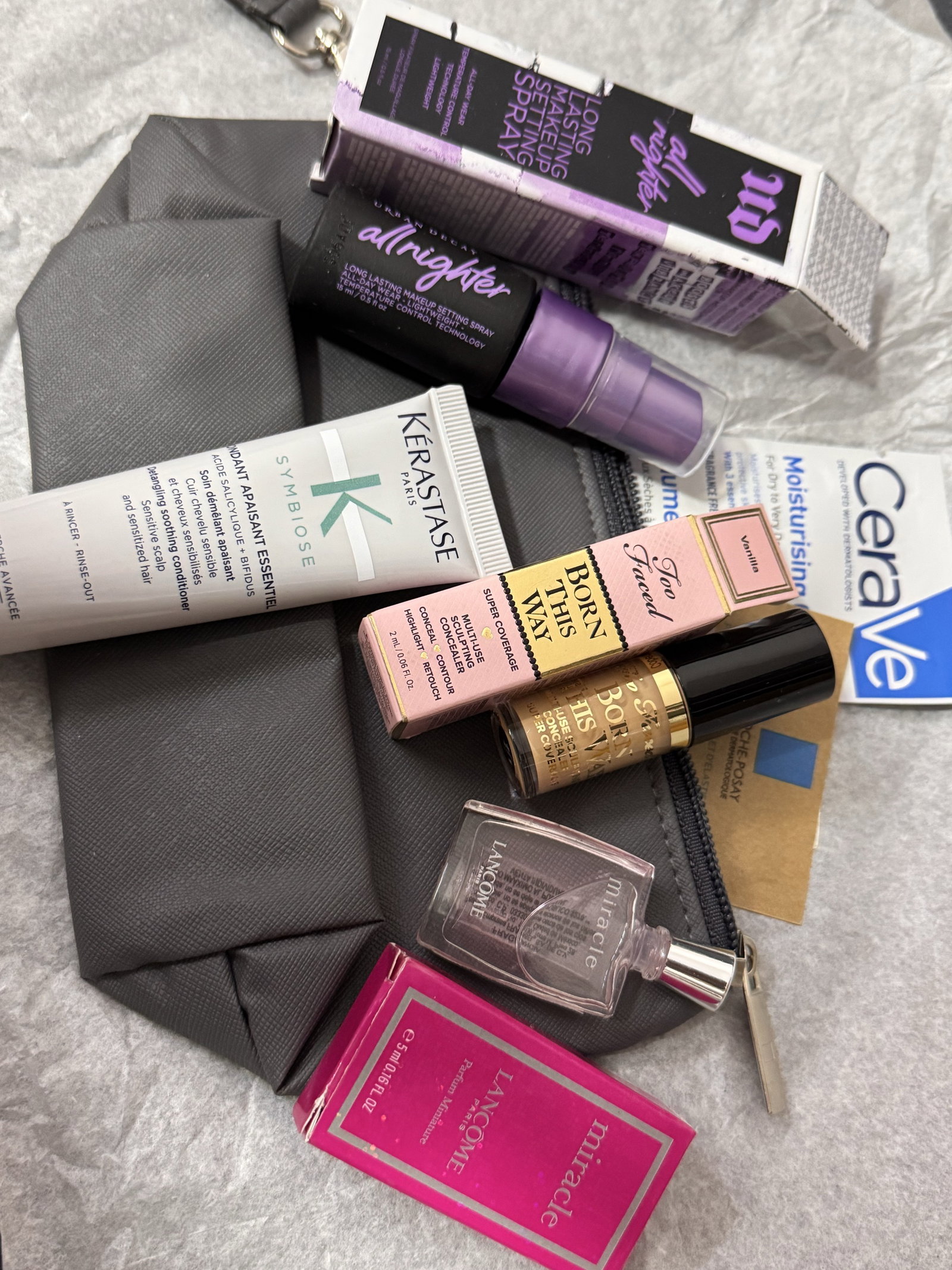 Cosmetiquera La Roche Posay con Productos Minis