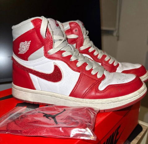 Tenis Nike Air Jordan Rojos Talla 3mx (6 US) con Agujetas Nuevas