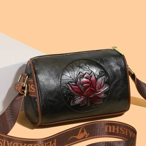 Bolsa de cuero con motivo de flor de loto