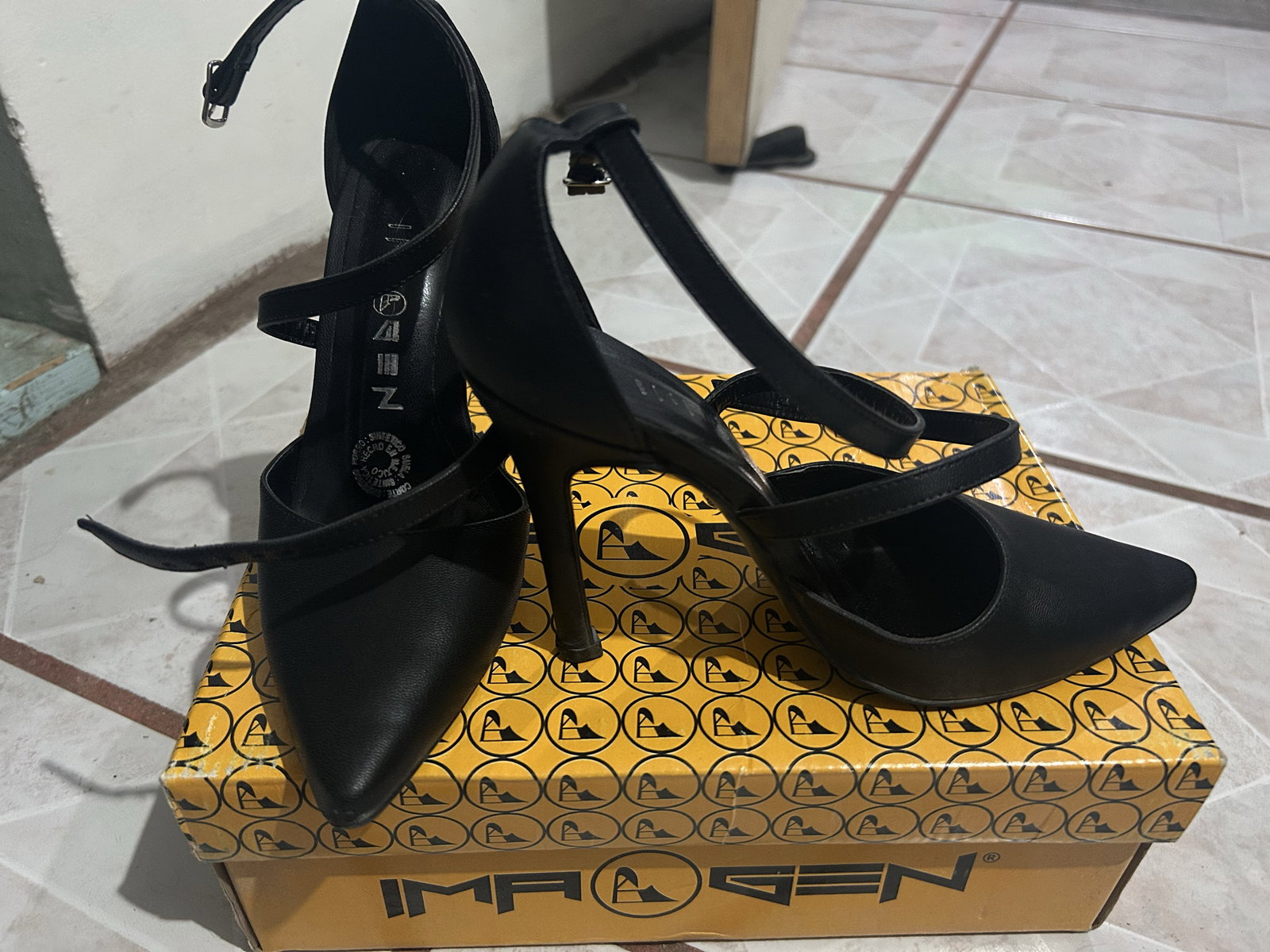 Tacones color negro