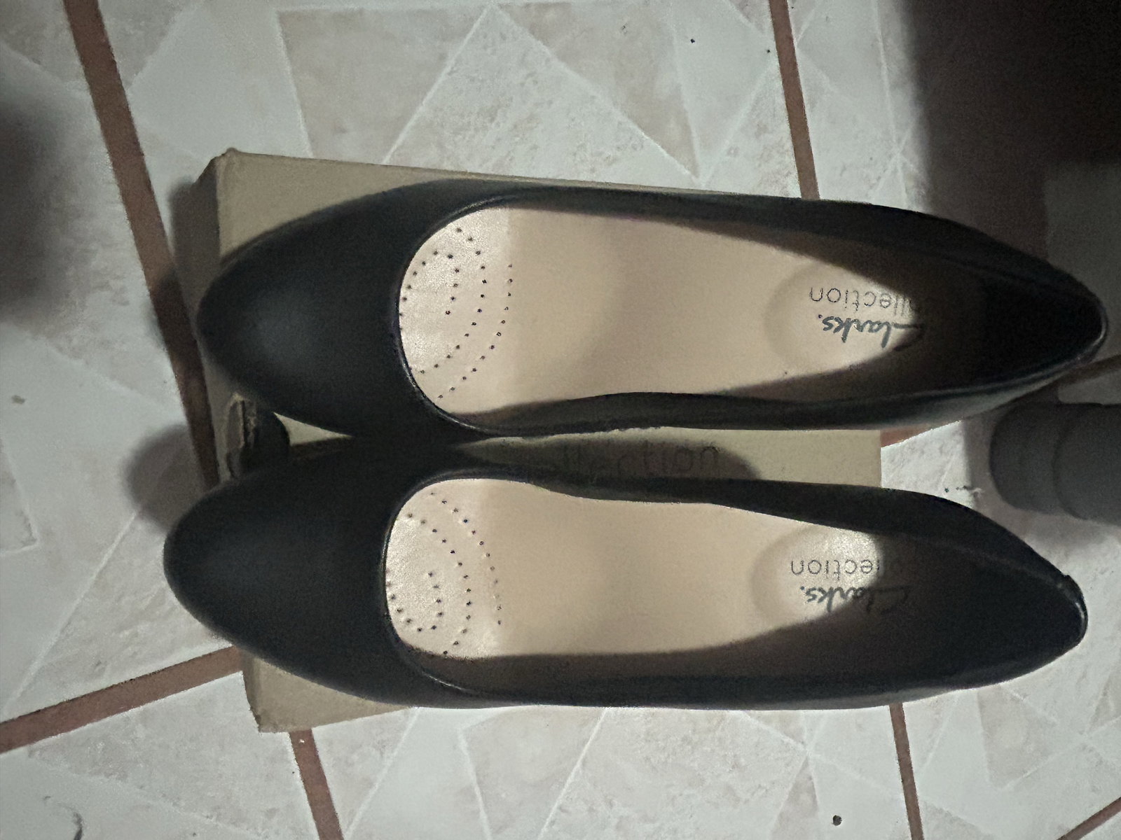 Tacones Clarks como nuevos, ideales para la oficina