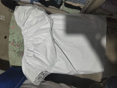 Blusa blanca mediana nueva con encaje