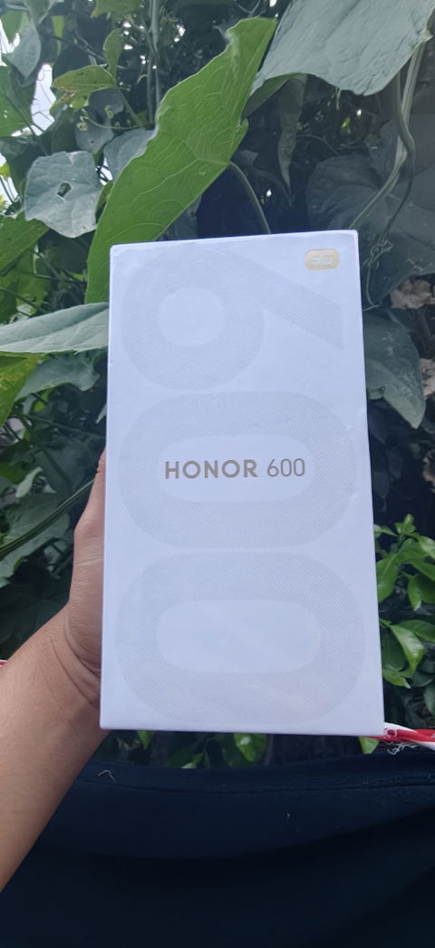 Celular Honor 600 512GB en Negro - Nuevo