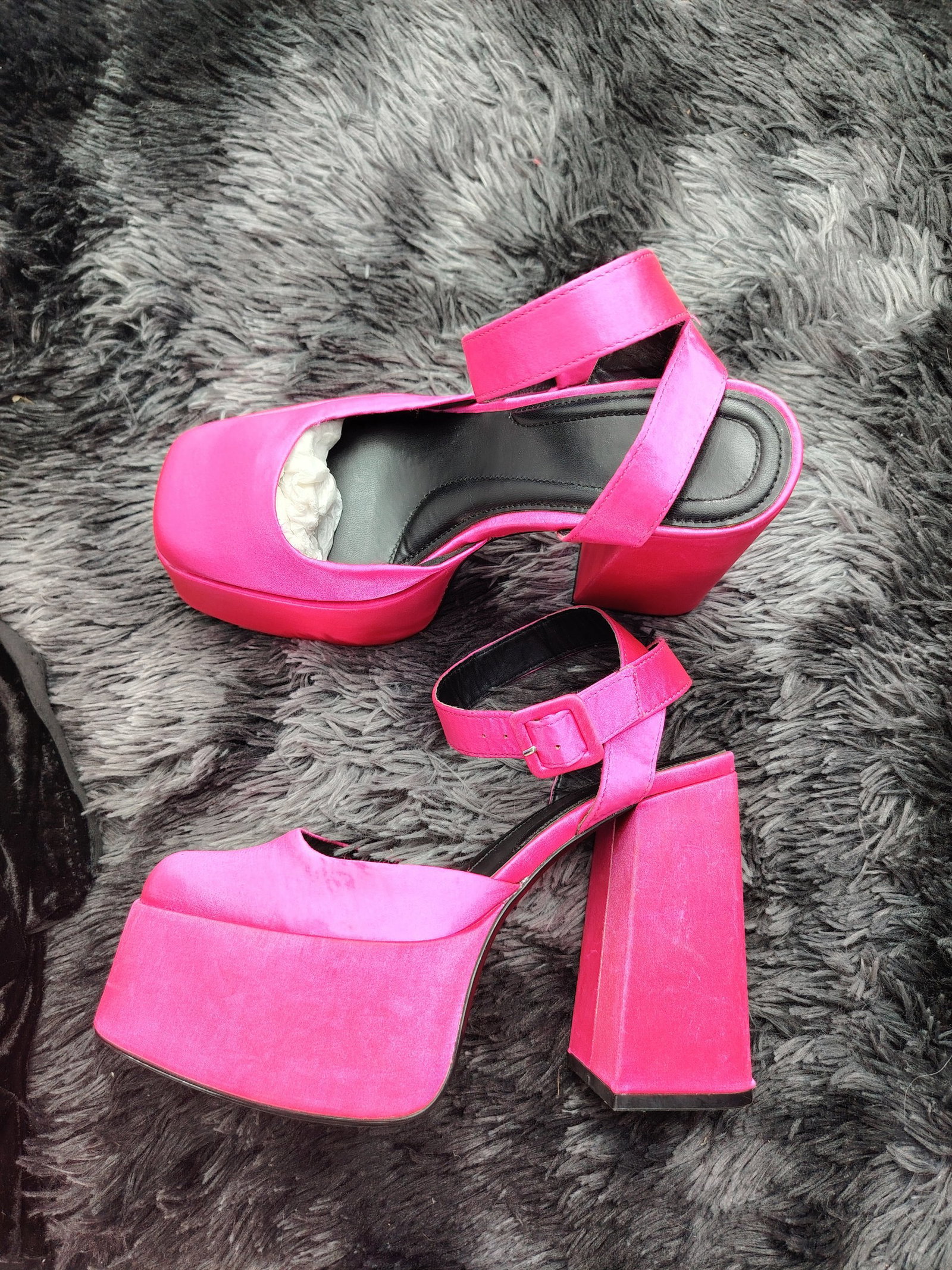 ZUECOS BERSHKA BRATZ