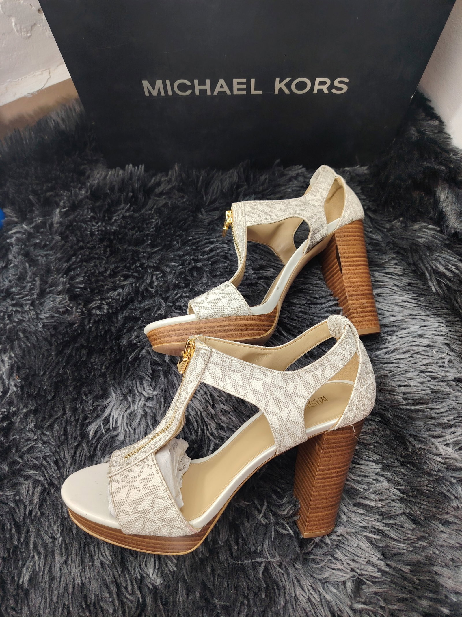 Zapatillas Michael Kors Monogram Vainilla Talla 5.5