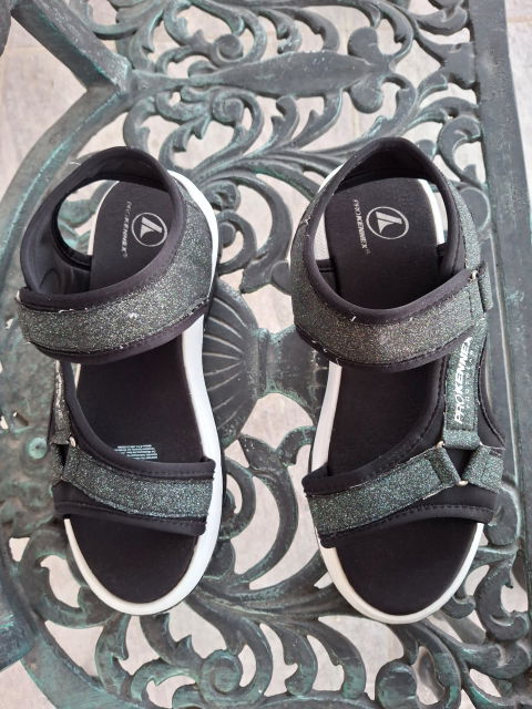 Huaraches deportivos prokennex negro y blanco con brillos