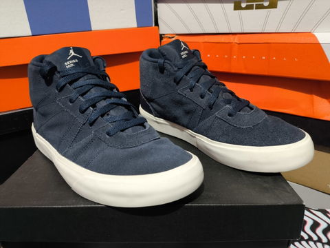Tenis Jordan Series MID en Buen Estado