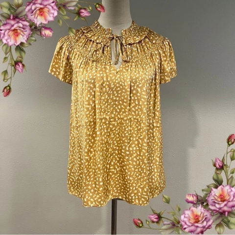 Blusa Cupcakes and Cashmere Talla L - Color Mostaza con Estampado