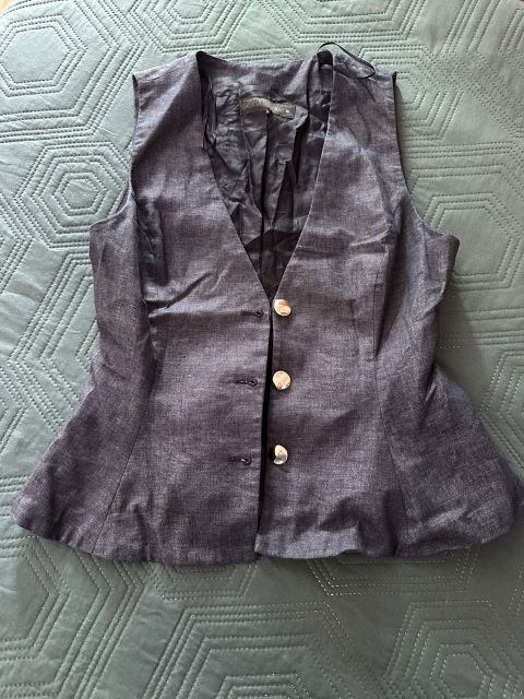 Blusa sin mangas ZARA en buen estado