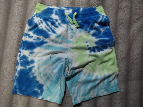 Short estilo tie die