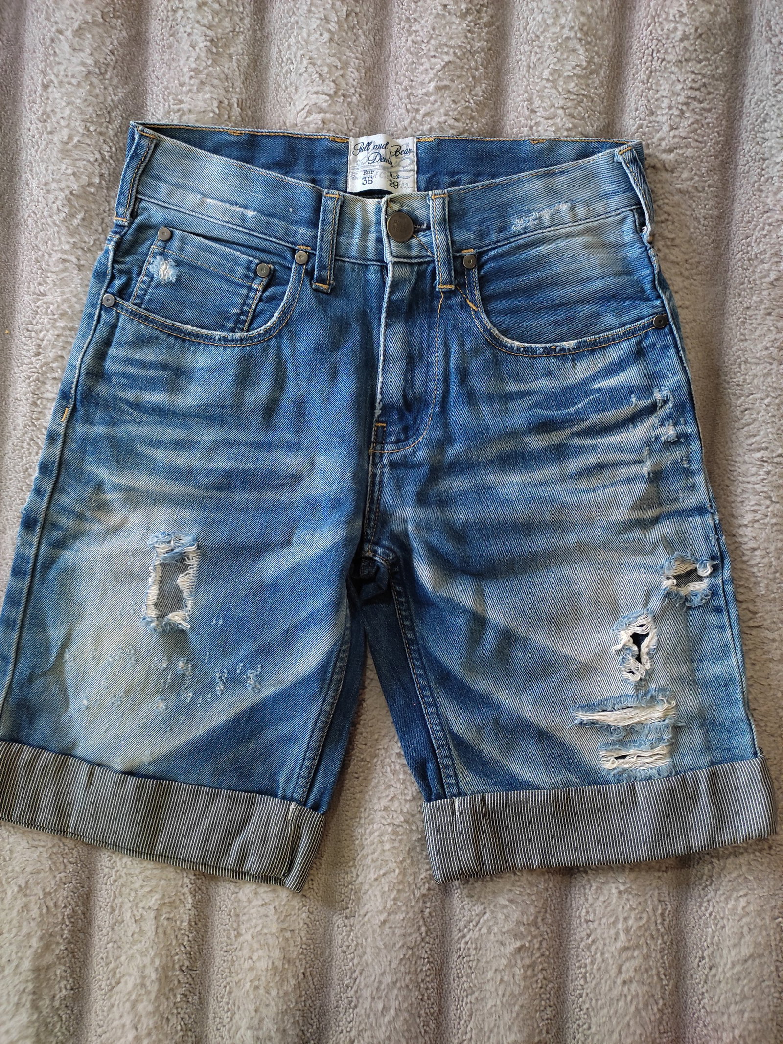 Short de mezclilla Pull and Bear 