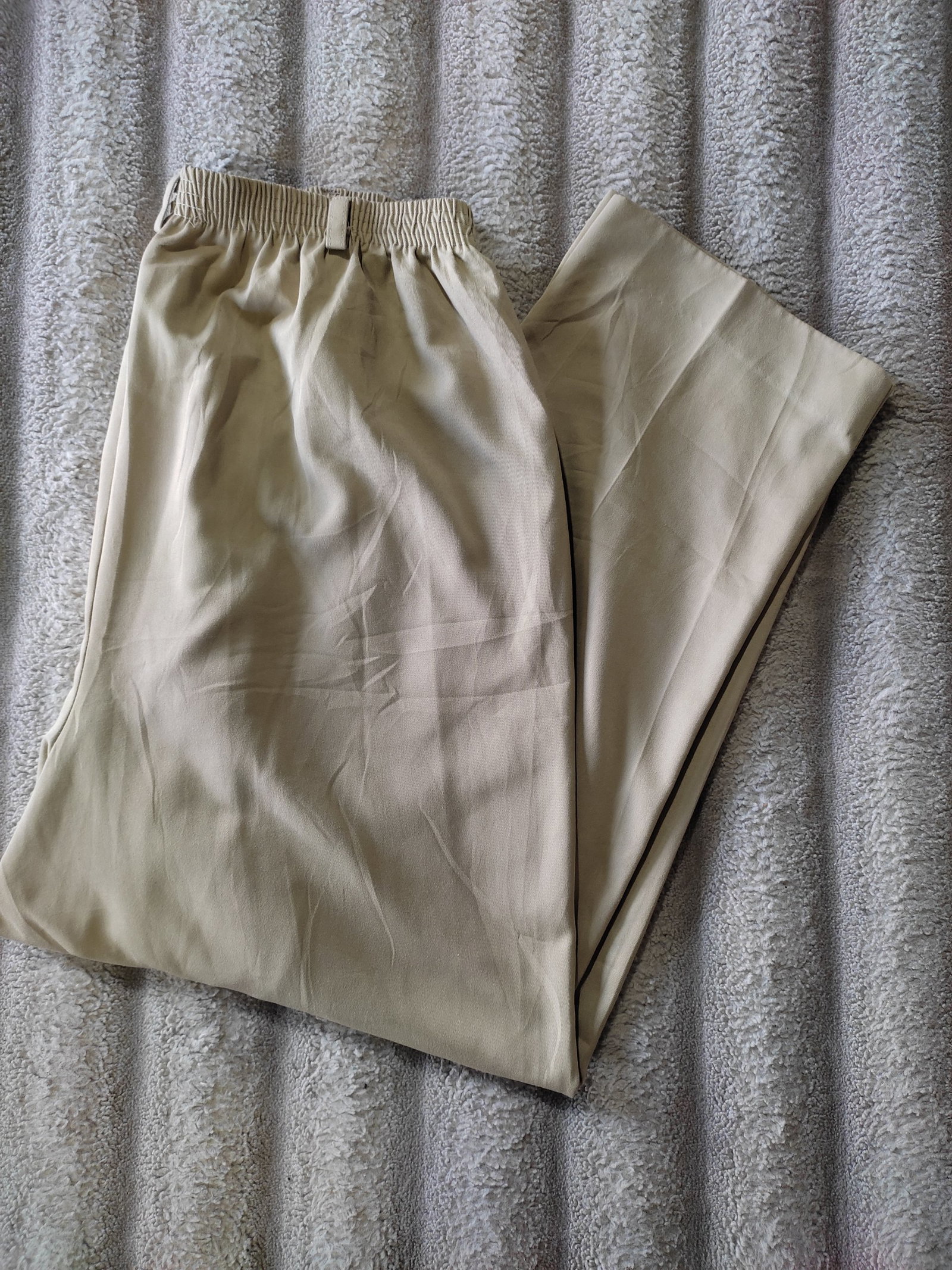 Pantalón con resorte de vestir
