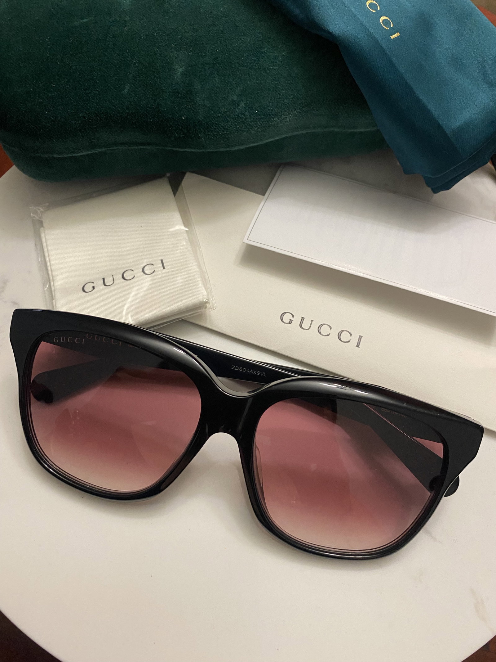 Lentes de sol Gucci para mujer - Nuevos y originales
