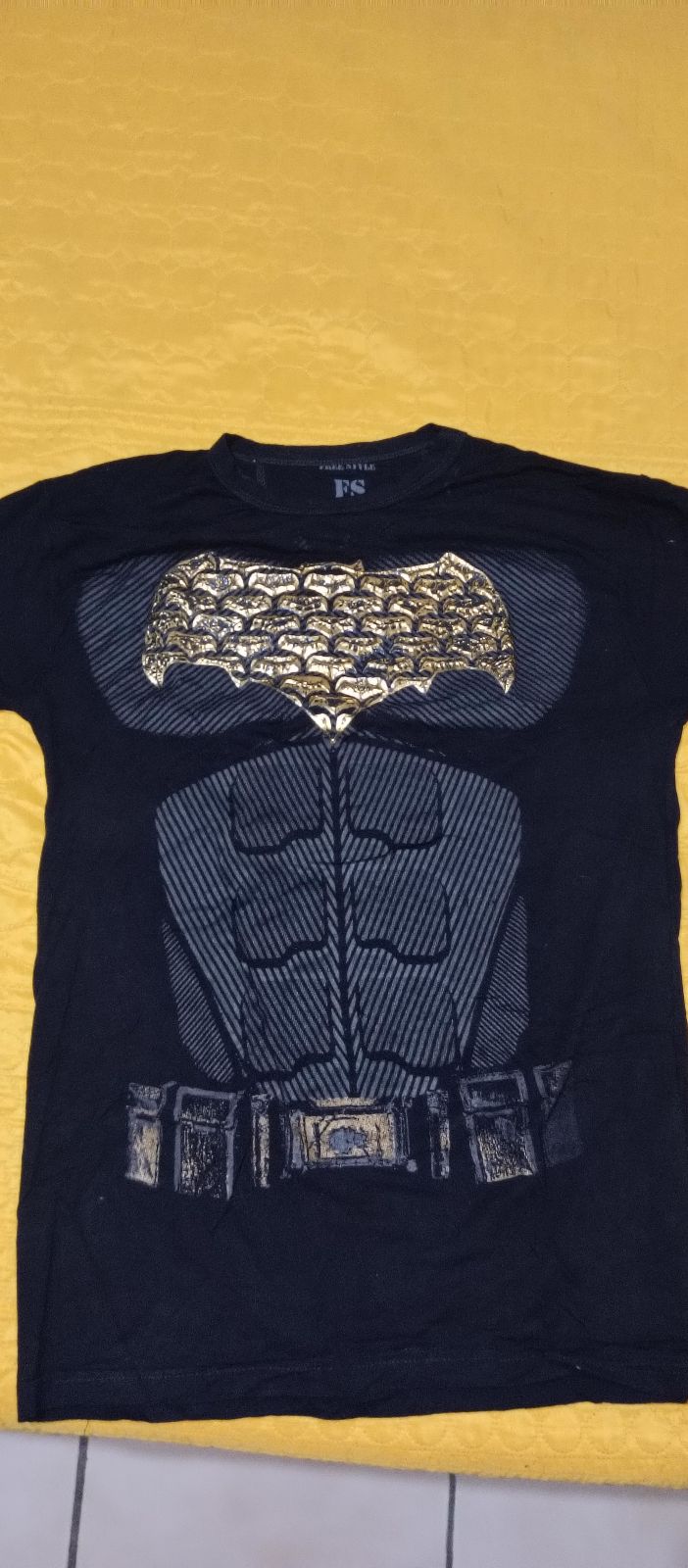 Playera Batman edición especial con logo dorado