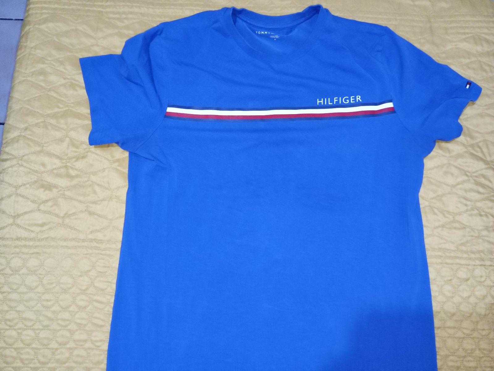 Playera Tommy Hilfiger azul con franjas  
