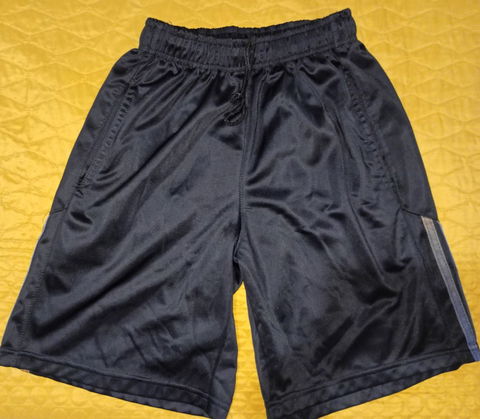 Shorts negros de tela satinada cómodos y ligeros