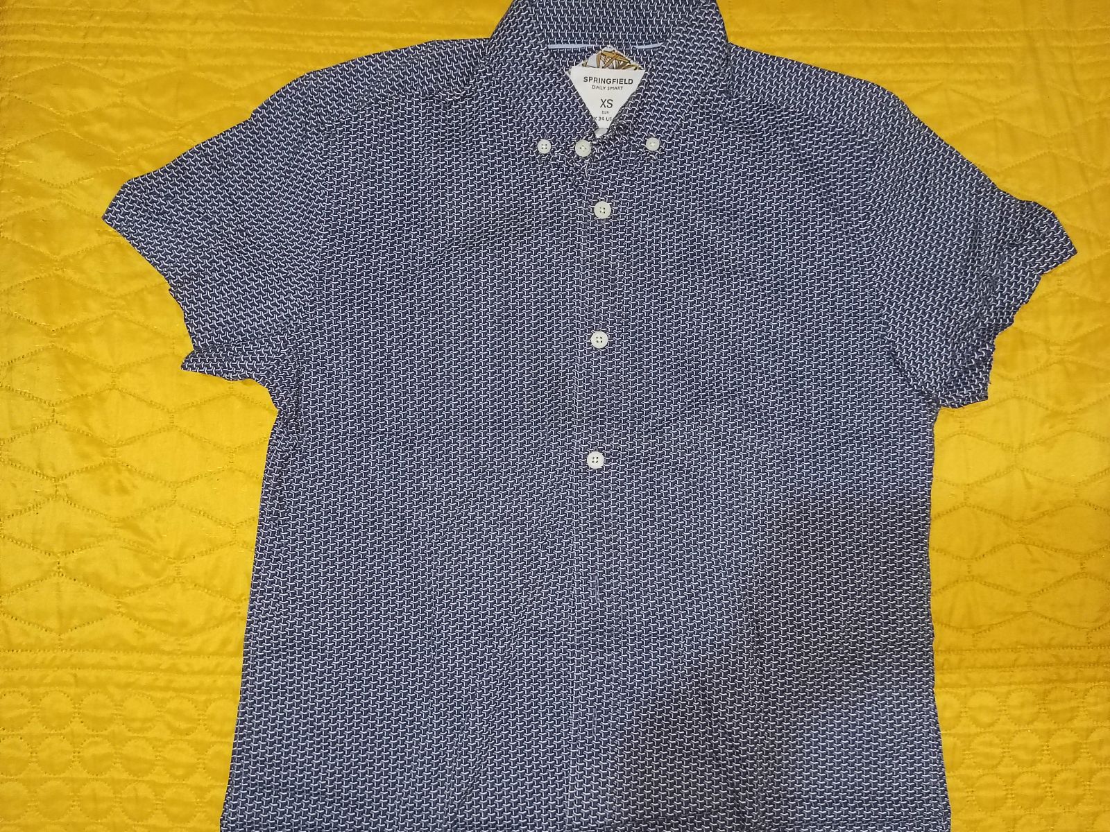 Camisa Springfield Talla XS con Patrón Geométrico