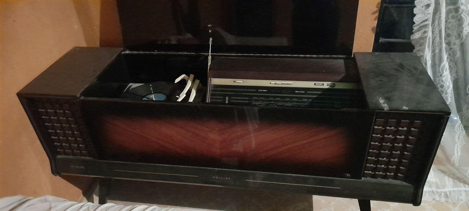 Consola vintage Philips de los años 60s