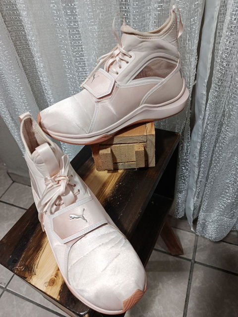 Tenis Puma para dama talla 6 en color rosa