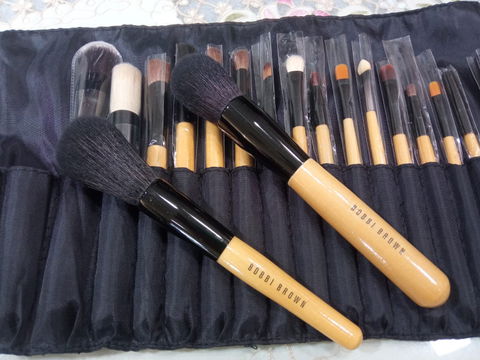 Set de 18 brochas BOBBI BROWN - Nuevas