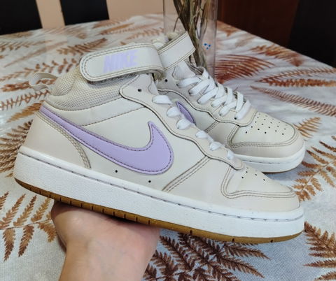 Tenis Nike de niña color blanco con lila