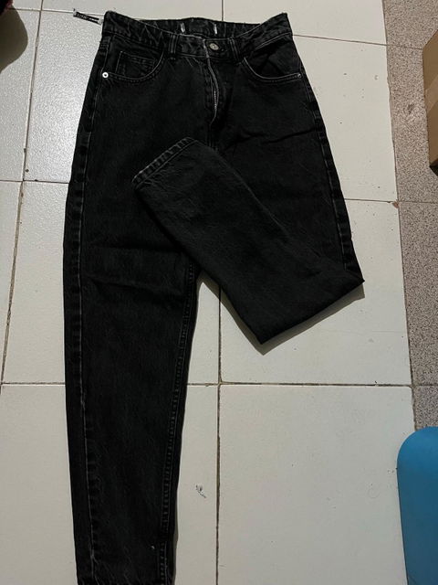 Pantalón negro Zara talla S en buen estado