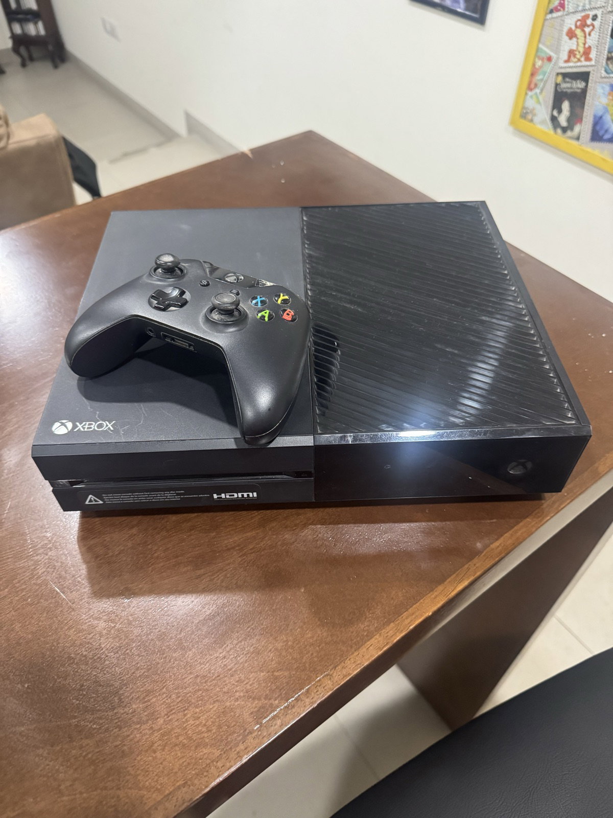 Xbox One 1TB con control y accesorios originales