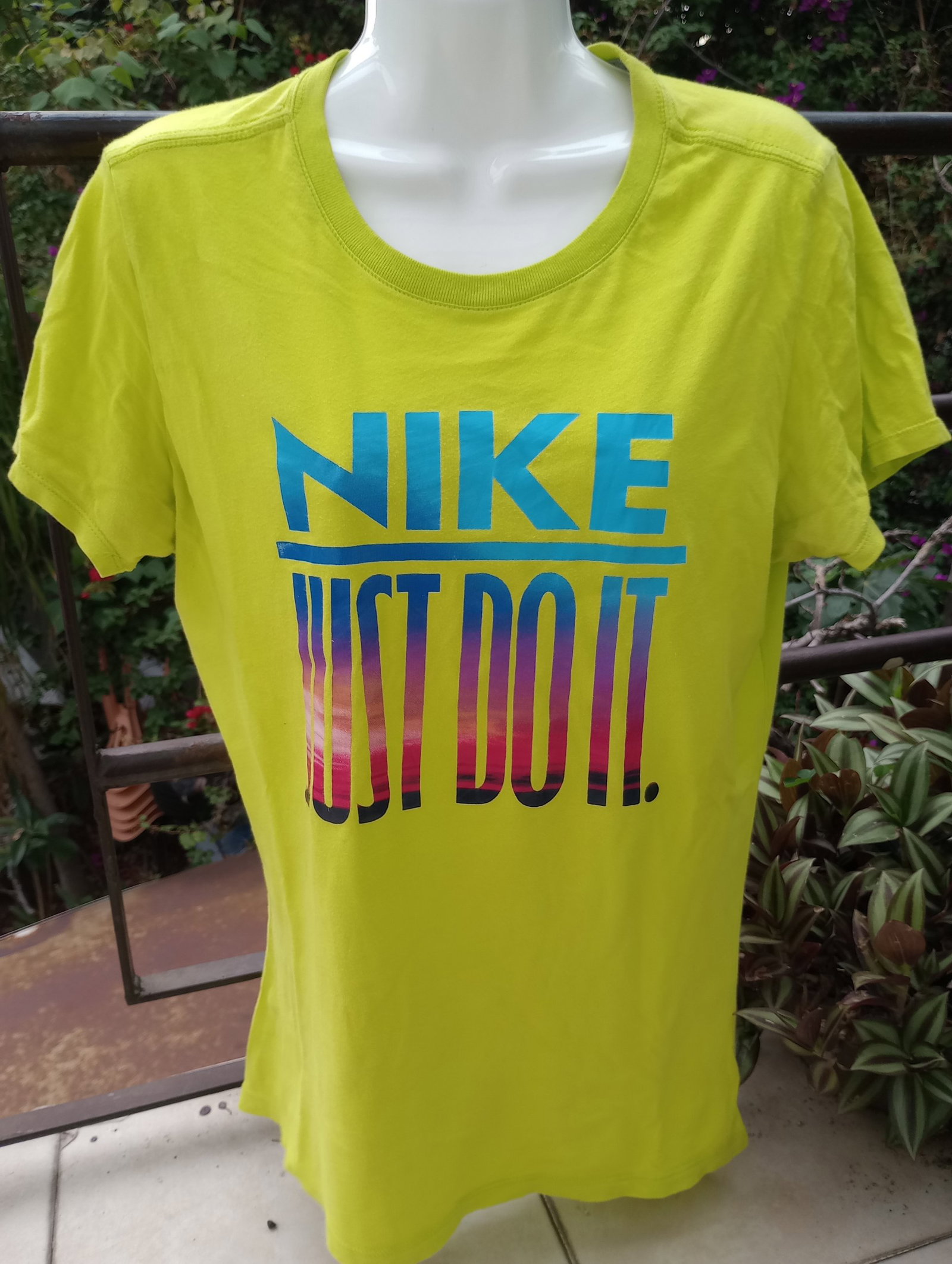 Camiseta Nike Dama Slim Fit Talla L Color Amarillo
