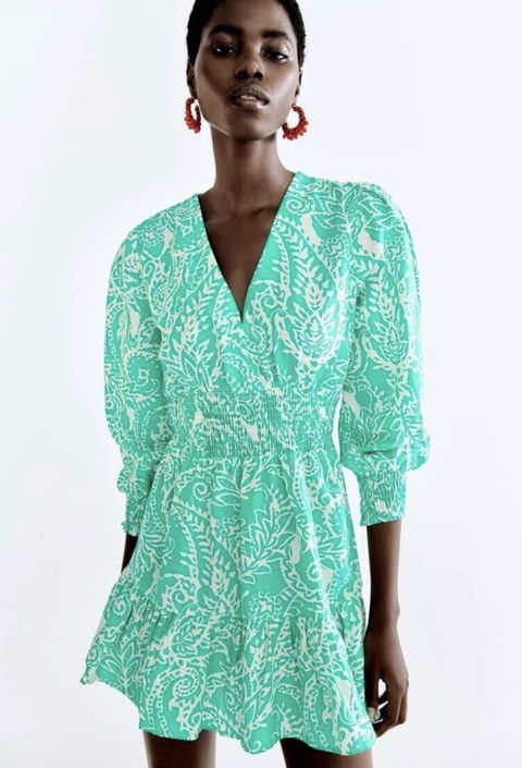 Vestido Zara verde con blanco