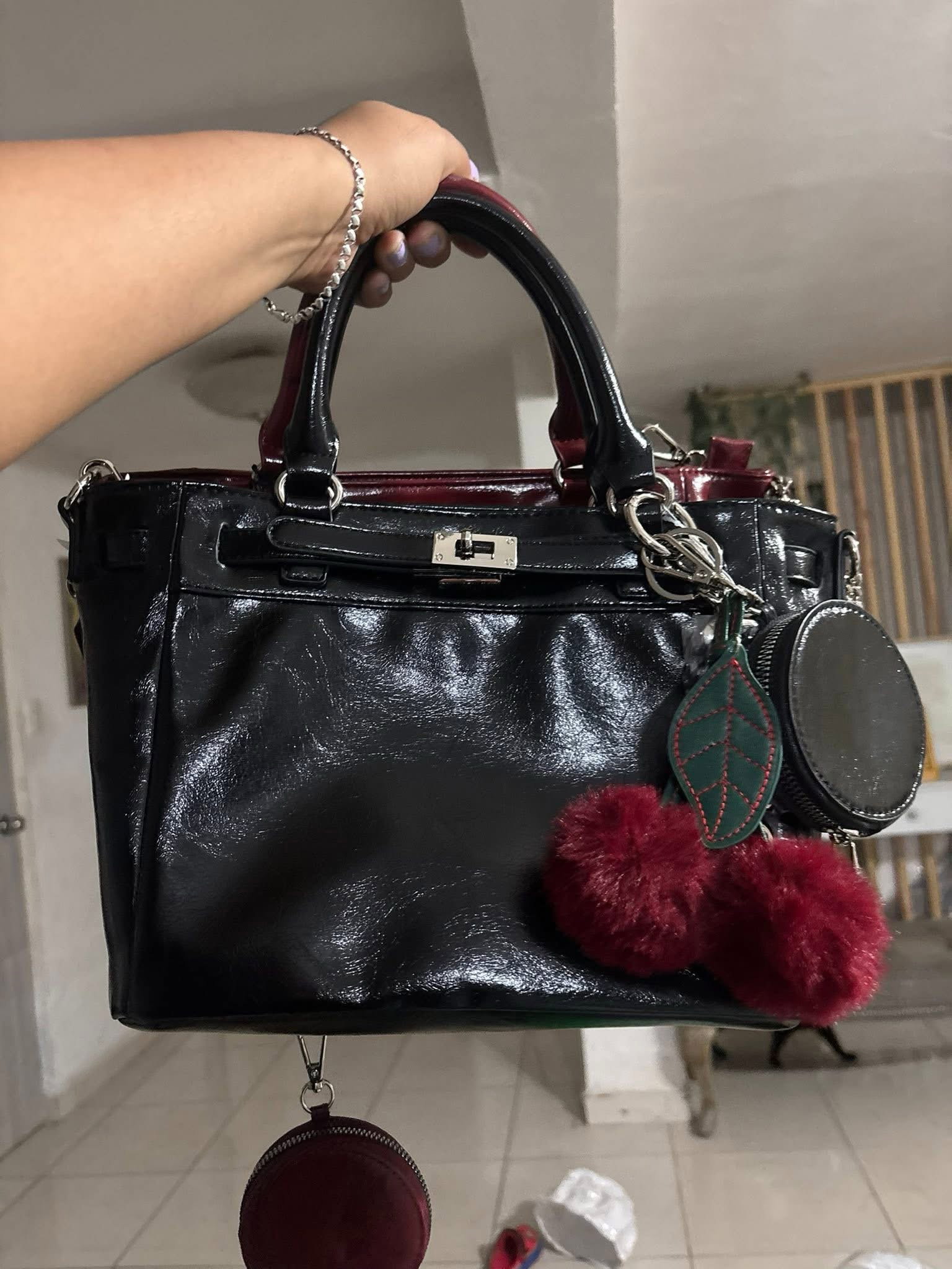 Bolsa Steve Madden Negra con Accesorios