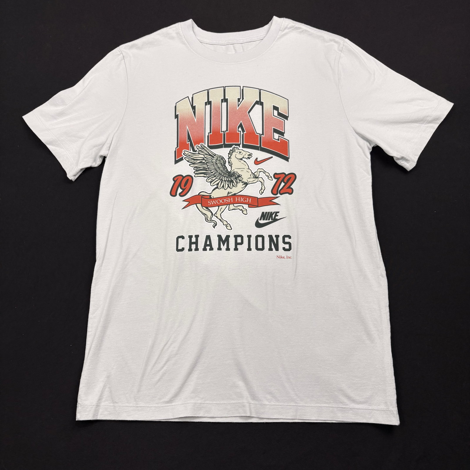 Playera Nike talla M estampada pony en pecho