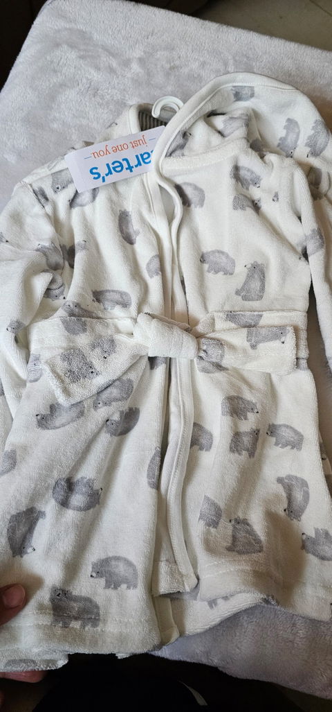 Bata de bebé Carter's 0-9 meses con figuras de ositos