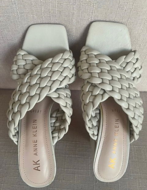 Sandalias Anne Klein en buen estado
