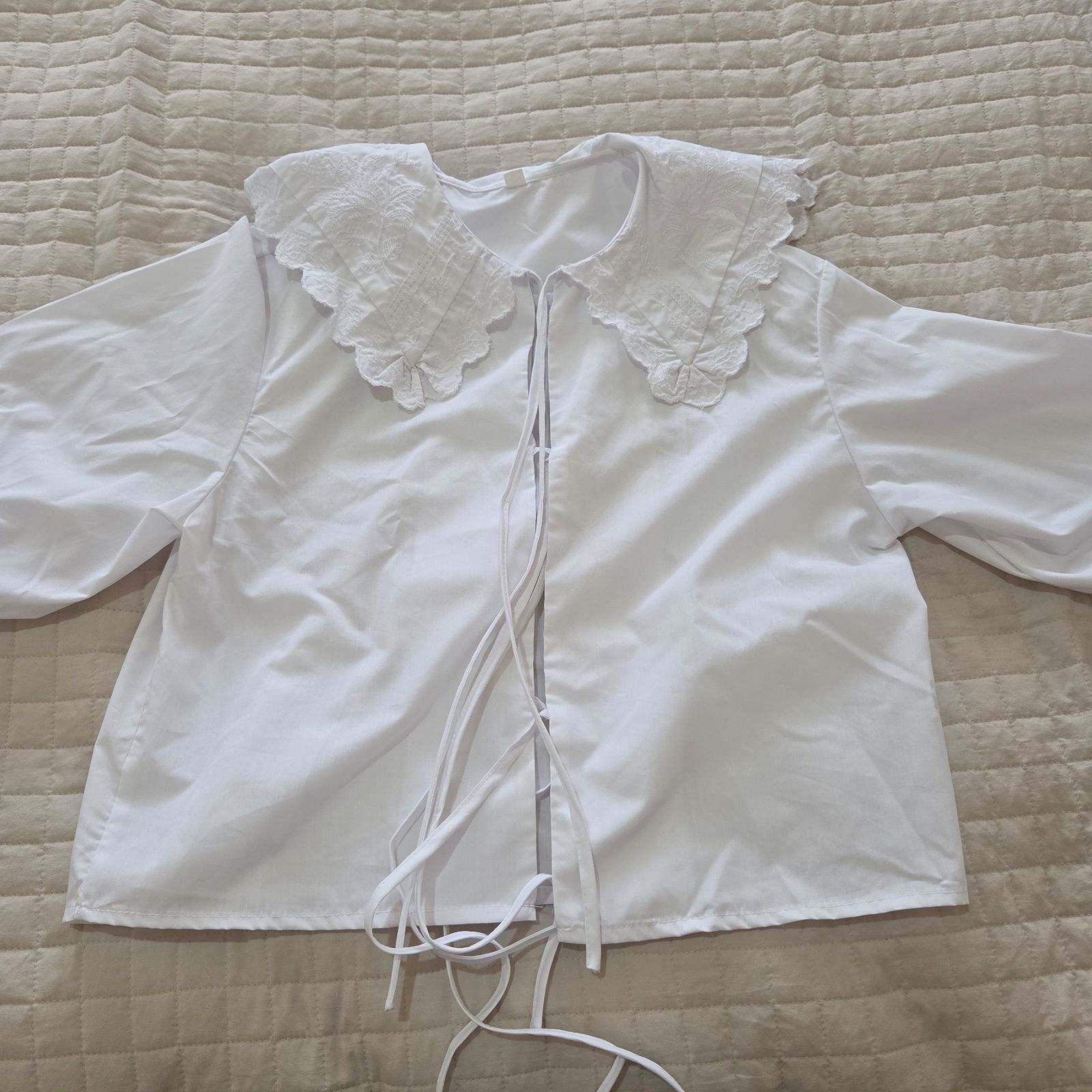 Camisa bordada blanca