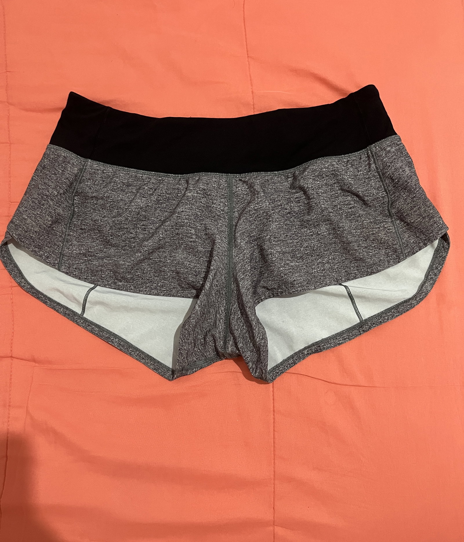 Short lululemon gris 