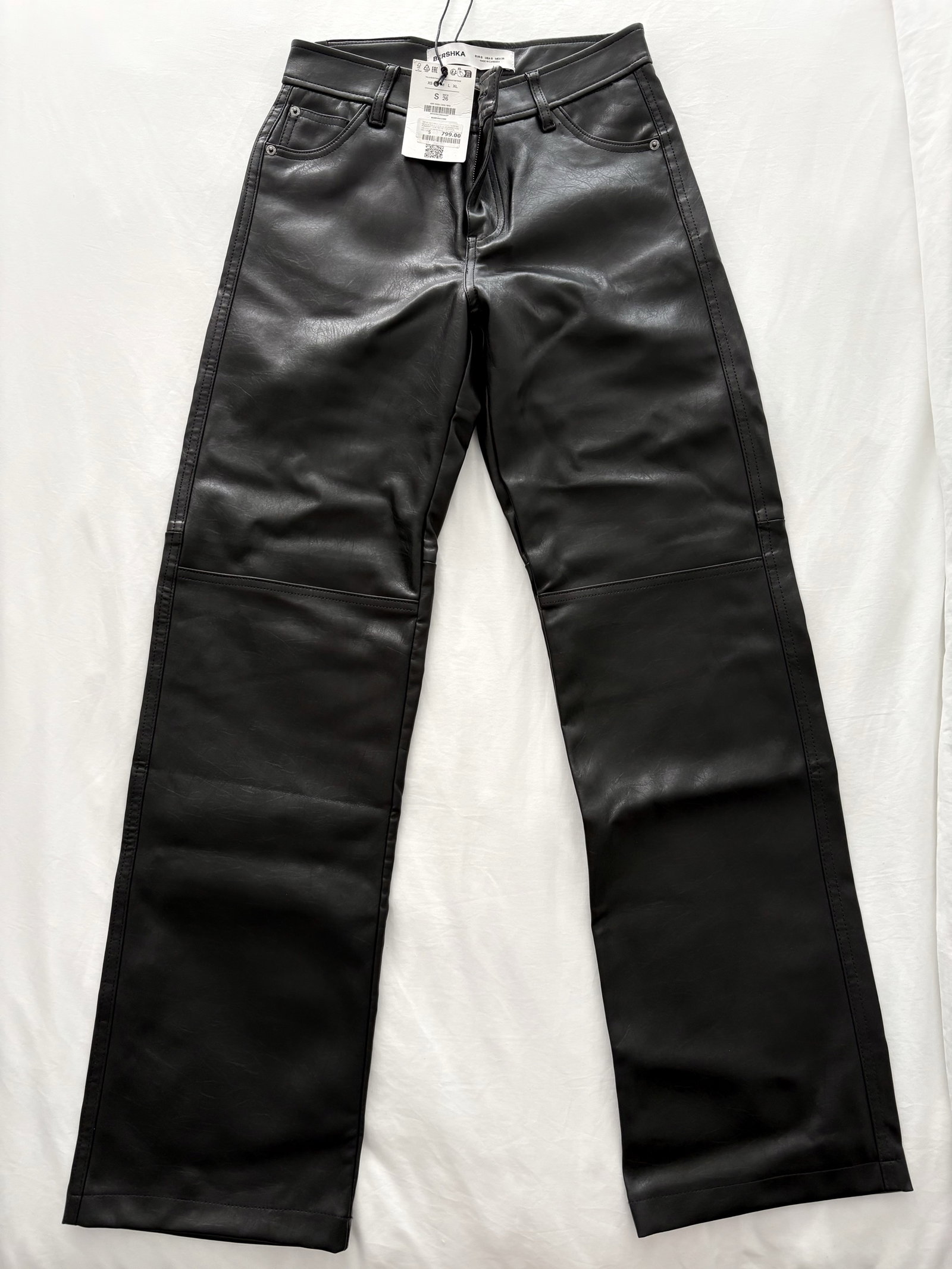 Pantalón efecto piel Bershka – Talla 26