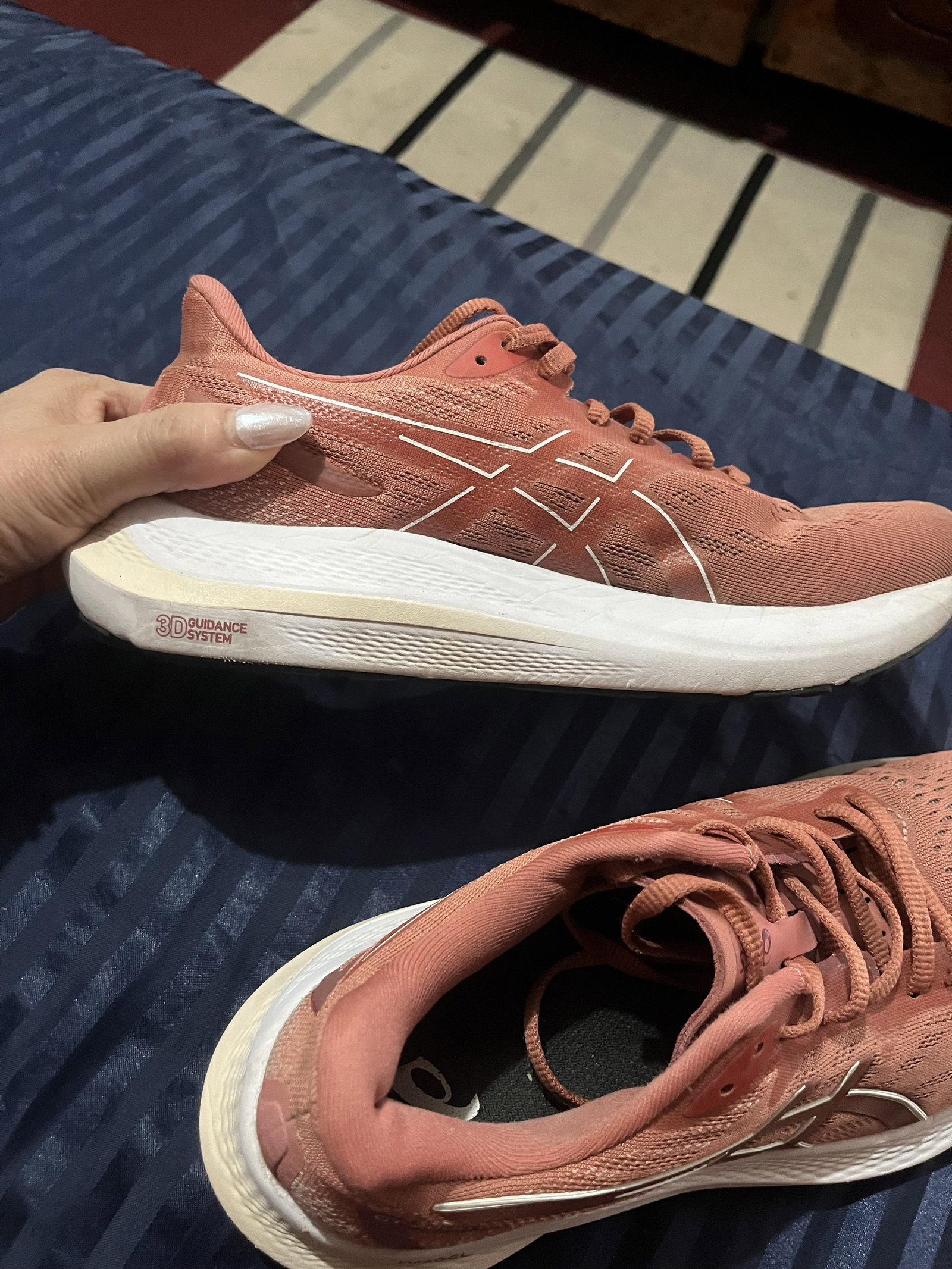 Tenis Asics Gel GT-2000 12 en Buen Estado